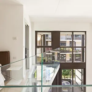 Elegant Loft With Balcony! Italia